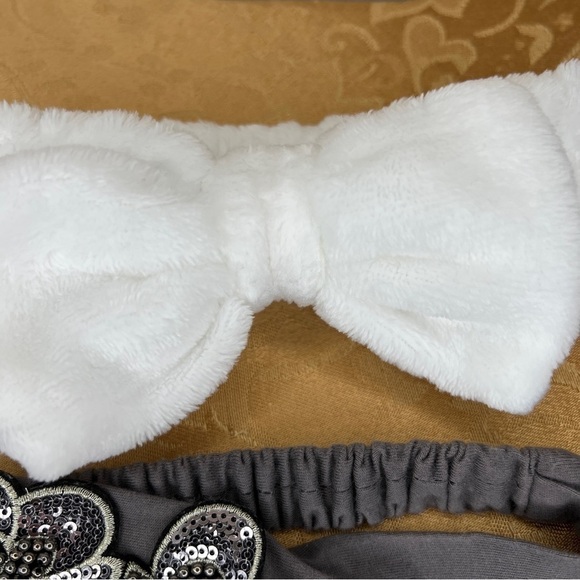 Set Of Two Grey White Headbands Silver Sequin Accent Makeup Skincare Bow Glam - Picture 2 of 5